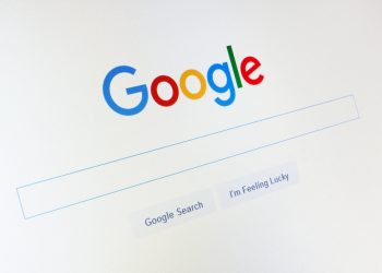 Google busca mayor transparencia en la era de la inteligencia artificial generativa
