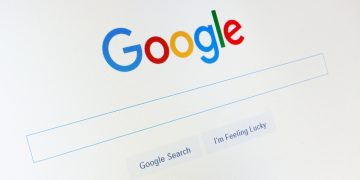 Google busca mayor transparencia en la era de la inteligencia artificial generativa