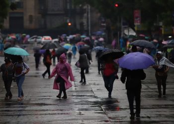 Onda tropical y circulación ciclónica provocarán fuertes lluvias este domingo