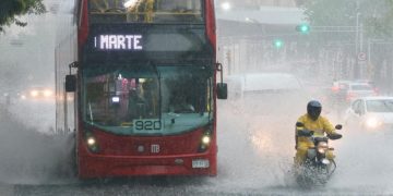 Lluvias colapsan vialidades en CDMX y dejan decenas de encharcamientos