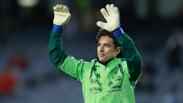 Guillermo Ochoa se concentra con la selección