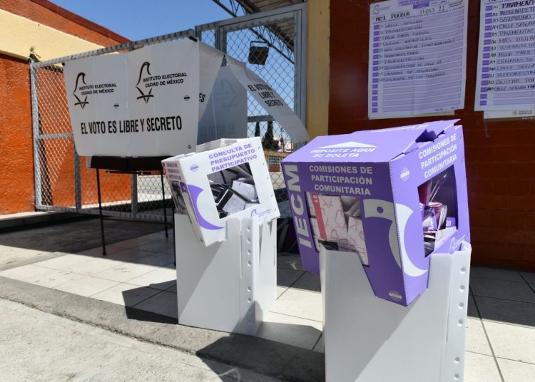 Ciudadanos acuden a votar por COPACO y proyectos comunitarios en la CDMX