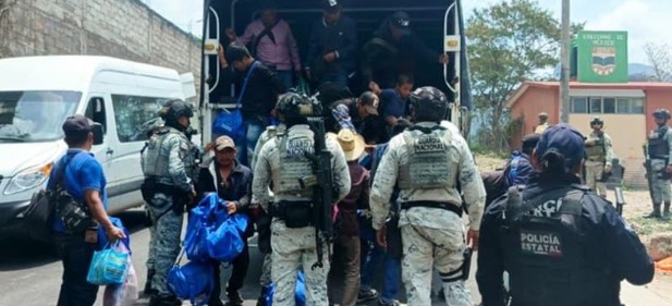 Autoridades federales y estatales acompañaron el retorno de familias desplazadas en Chilapa, Guerrero