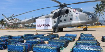 En una semana, la Semar ha asegurado 89 bultos de droga en el mar