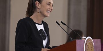 La presidenta afirmó que la función de los consulados es proteger a los ciudadanos mexicanos