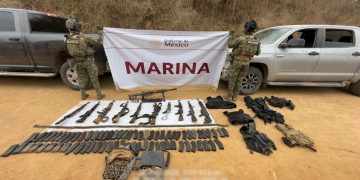 Elementos de la Marina aseguraron armas, explosivos y vehículos en San Ignacio, Sinaloa
