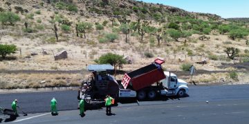 Gobierno de México repara 5 mil km de carreteras federales con trenes de pavimentación
