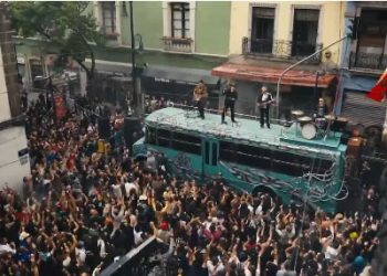 U2 graba nuevo video en el Centro Histórico de CDMX y desata furor entre fans