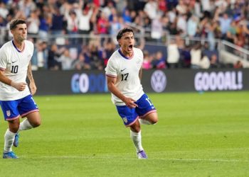 Pochettino elogia a Zendejas