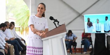 Sheinbaum descarta "desalojar" a los maestros concentrados en CDMX