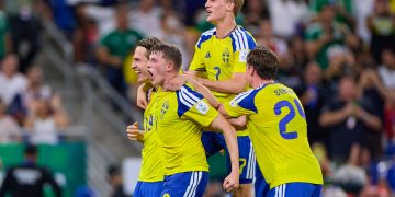La selección de Suecia goleó este domingo por 5-1 a la de Túnez tras someterla desde los primeros minutos y el triunfo le pemitió saltar al primer lugar del Grupo F