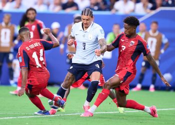 Uruguay está en problemas. Si el empate contra Arabia Saudí pudo considerarse una sorpresa, el 2 a 2 contra Cabo Verde dejó de serlo, y le obliga a ganar a España