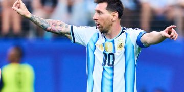 Leo Messi no faltó a su cita con la historia, aprovechó su primera ocasión y con dos goles dio a Argentina la victoria