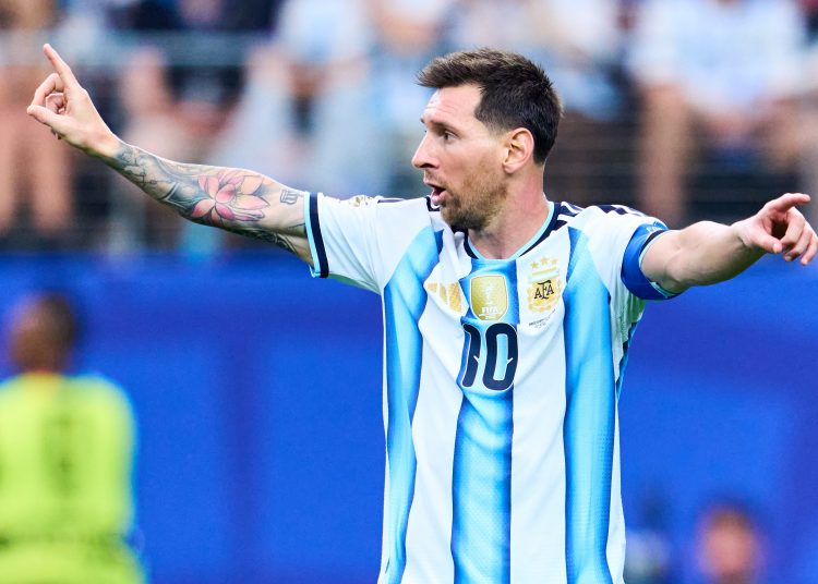 Leo Messi no faltó a su cita con la historia, aprovechó su primera ocasión y con dos goles dio a Argentina la victoria