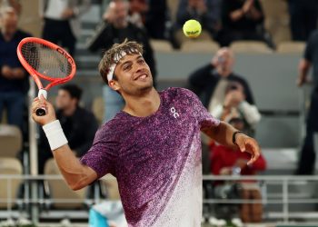Cobolli y Arnaldi mantienen alta la bandera italiana en Roland Garros