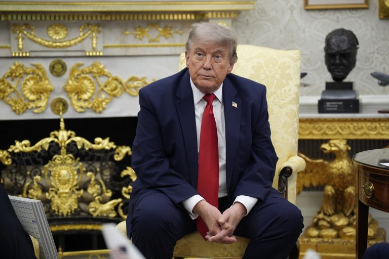 Trump confirma que Infantino le pidió que entregue el trofeo al ganador del Mundial