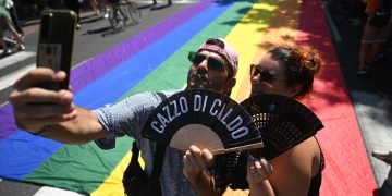 Sin miedo ni prohibiciones: miles participan en la Marcha del Orgullo en Budapest
