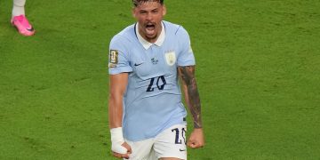 Maxi Araújo salvó este lunes los muebles de Uruguay al marcar el gol del empate 1-1 con Arabia Saudí a los 80 minutos del partido que cerró la primera fecha