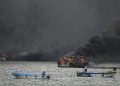 Incendio consume barcos pesqueros y lanchas en el puerto de Manta