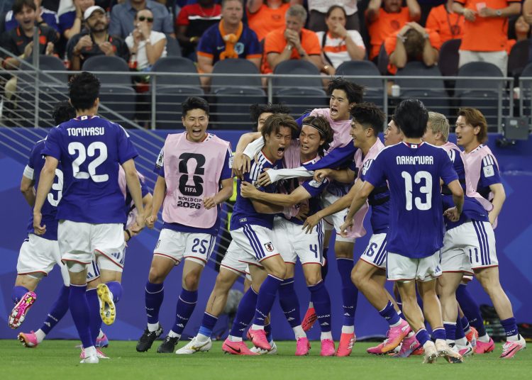 l gol sacudió el partido. Japón ya no pudo especular y el conjunto de Koeman tuvo más espacios para dañar el rival. Todo lo que no hubo en la primera mitad, se desplegó