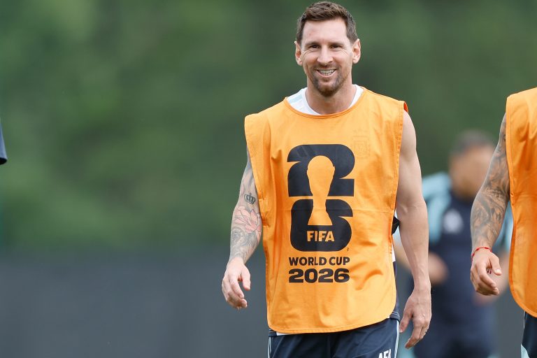Messi será suplente frente a Jordania