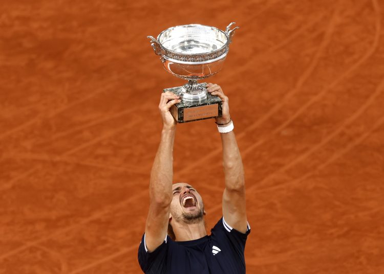 A la cuarta fue la vencida para el alemán Alexander Zverev, que a sus 29 años sumó su primer título de Grand Slam tras firmar una trabajada victoria en la final