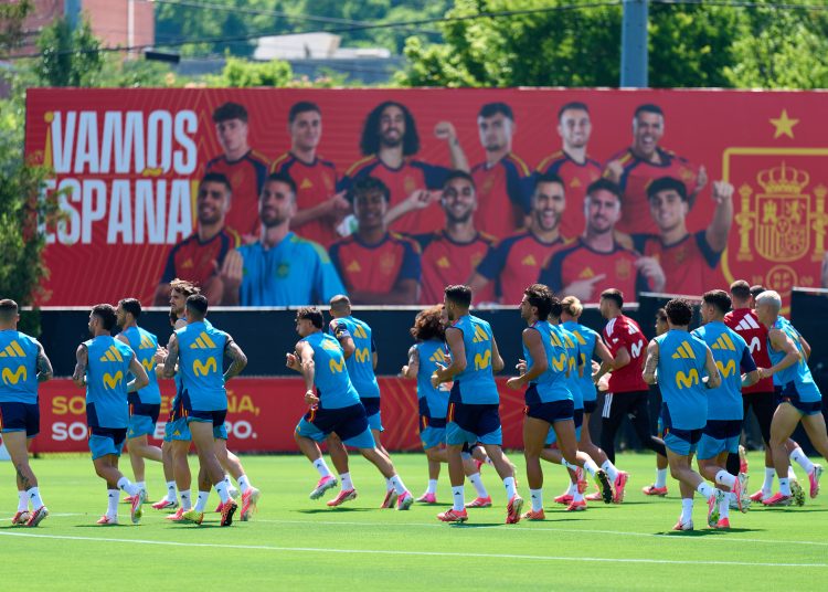 CHATTANOOGA (ESTADOS UNIDOS), 06/06/2026.- Los jugadores de la selección española participan en un entrenamiento en Baylor School, Chattanooga, este sábado en Tennessee (Estados Unidos). EFE/ Ángel Martínez/RFEF
