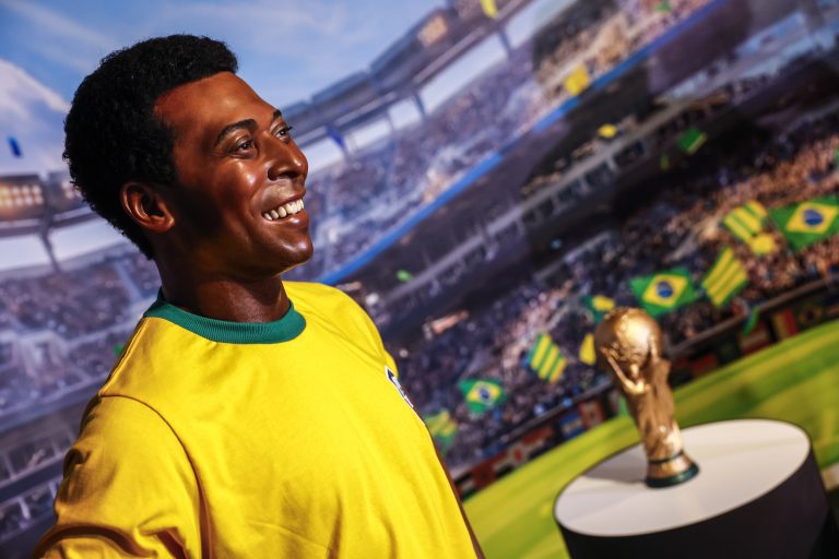 El museo de cera de Río de Janeiro presenta una estatua de Pelé