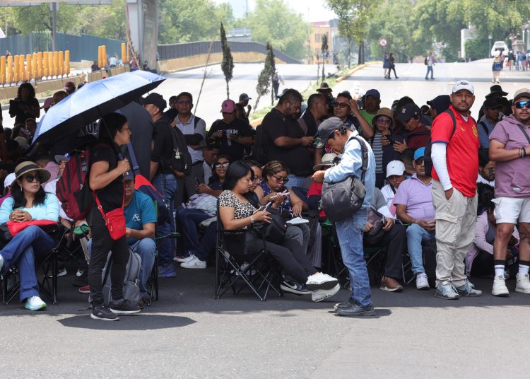 Maestros denuncian cerrazón del Gobierno; diálogo entra en receso