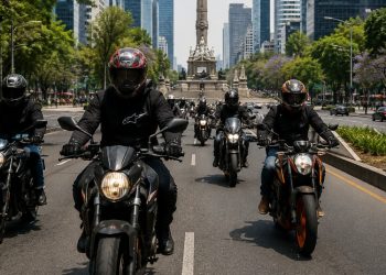 Diputados preparan regulación para motocicletas; buscan hacer obligatorio el uso de casco especial