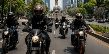 Diputados preparan regulación para motocicletas; buscan hacer obligatorio el uso de casco especial
