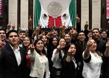 Impulsan cambio legislativo para que más jóvenes lleguen a las curules
