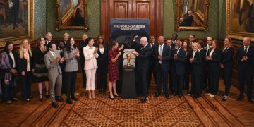 Cuenta regresiva para el Mundial: Sheinbaum da la bienvenida al presidente de la FIFA