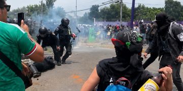 Caos fuera del Mundial: enfrentamientos dejan más de 30 lesionados en el Estadio Ciudad de México