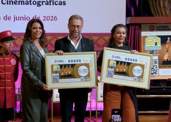 Lotería Nacional devela billete conmemorativo por el 80 aniversario de la AMACC