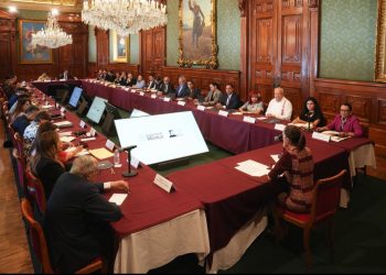 Sheinbaum revisa avances del IMSS-Bienestar con gobernadores