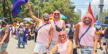 Miles participan en la 48 Marcha del Orgullo LGBTQ+ en la Ciudad de México