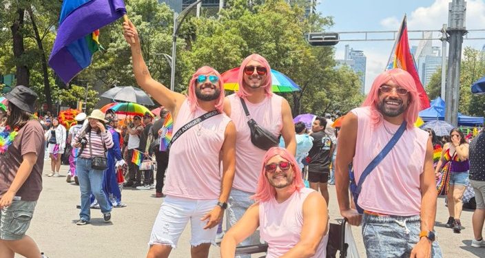 Miles participan en la 48 Marcha del Orgullo LGBTQ+ en la Ciudad de México