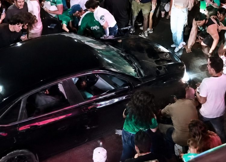 Muere el conductor que arrolló a una multitud durante festejos del Mundial en Los Cabos | IMAGEN REDES SOCIALES, MEJORADA CON IA