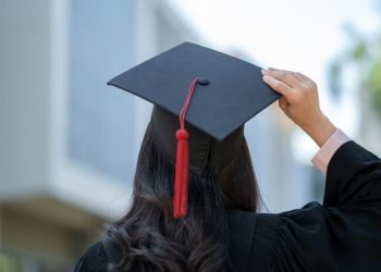 Temporada de graduaciones impulsará ventas hasta 10% en comercios y servicios