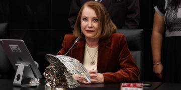 Laura Itzel Castillo usa tribuna del Senado para felicitar a Sheinbaum