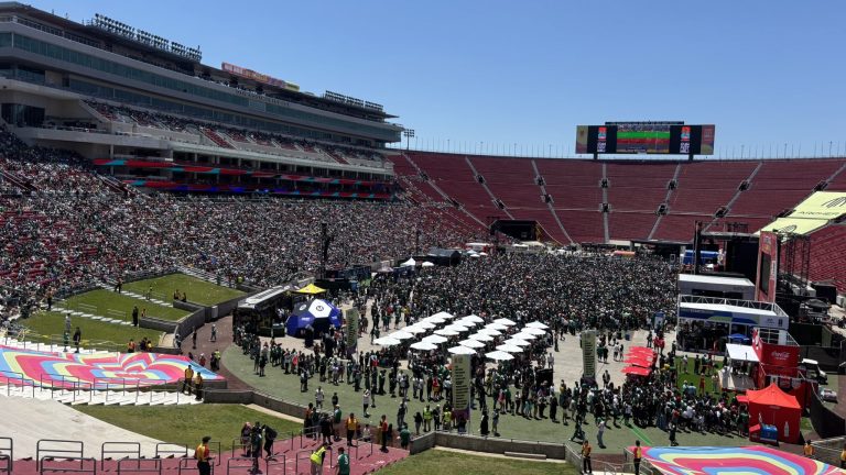 Afición mexicana desata la fiesta en Los Ángeles