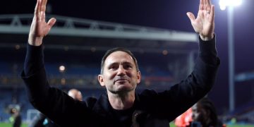 Lampard seguirá en el banquillo del Coventry hasta 2029