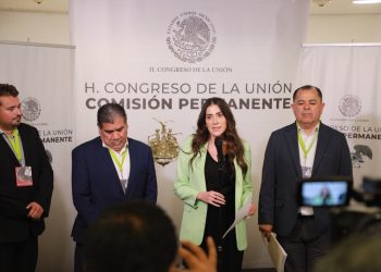 Sectores productivos y sociales presentan en el Senado solicitud formal de Desaparición de Poderes en Sinaloa