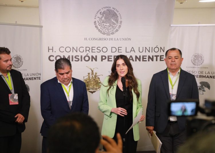 Sectores productivos y sociales presentan en el Senado solicitud formal de Desaparición de Poderes en Sinaloa