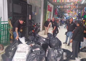 Aseguran en el Centro Histórico de la CDMX, más de 65 mil piezas de mercancía apócrifa