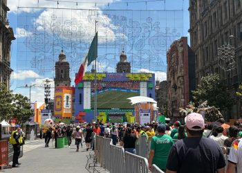 Ambiente futbolero en el Zócalo: el Fan Fest reúne a miles de aficionados