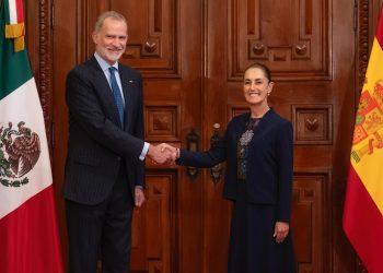 Claudia Sheinbaum recibe al rey Felipe VI en Palacio Nacional para reunión bilateral