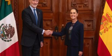 Claudia Sheinbaum recibe al rey Felipe VI en Palacio Nacional para reunión bilateral