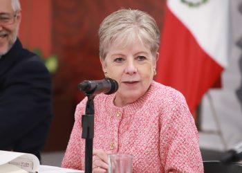 “En la COP30, nos comprometimos a disminuir gases de efecto invernadero y aumentar la participación la energía renovable”: Alicia Bárcena